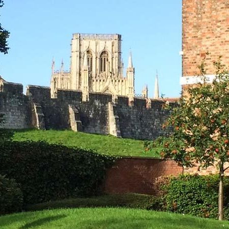 The Feversham York Bagian luar foto